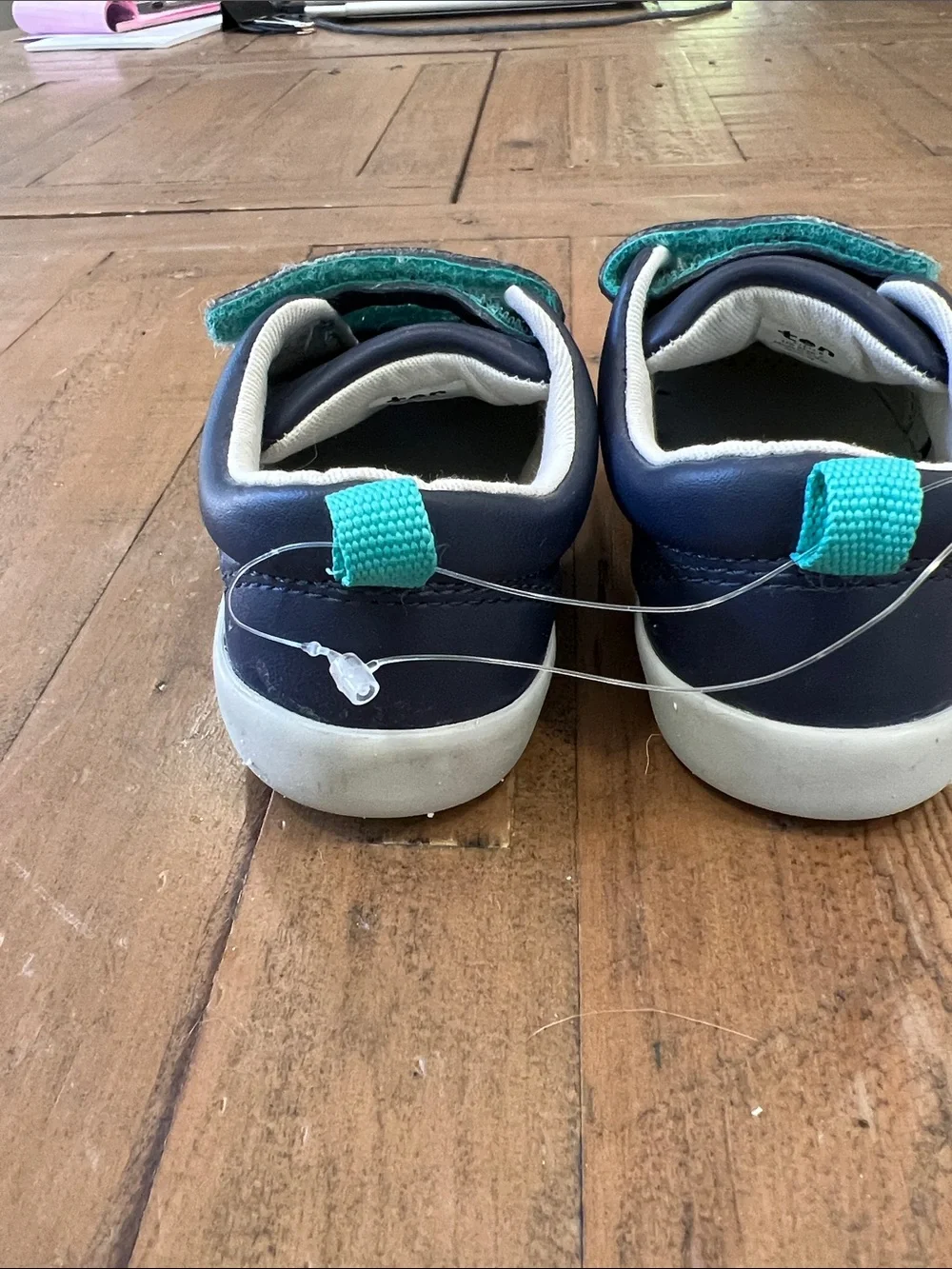 Ten little navy leather hook and loop sneakers little kids size 7
